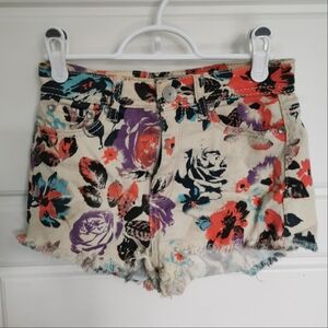 Almost Famous Shorts With Floral Print